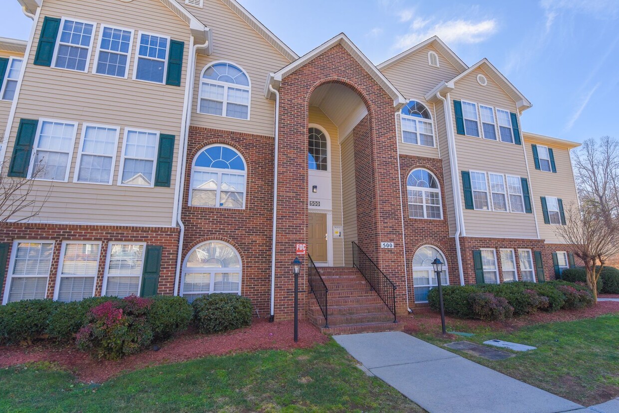 Primary Photo - Beautiful Brooks Landing Condominium