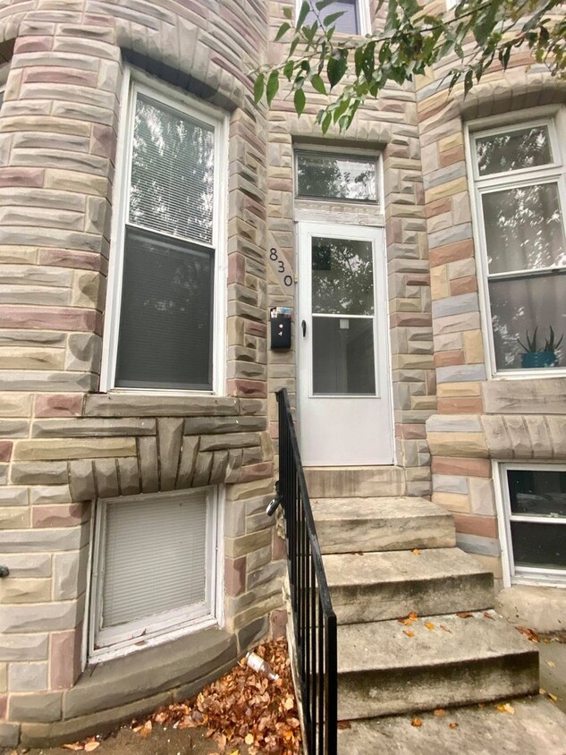 Foto principal - Beautifully Maintained 2br Hampden Townhom...
