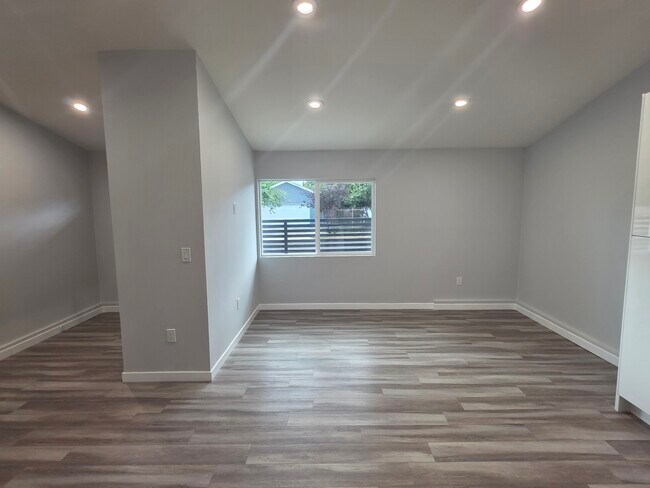 Foto del edificio - 18230 Chase St