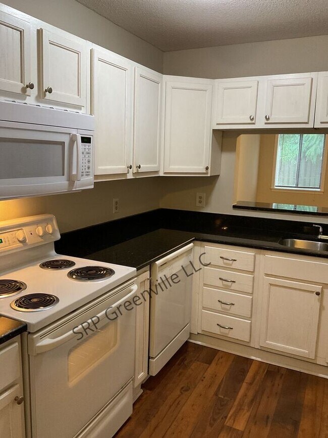 Building Photo - 2 Bedroom Townhome in Taylors, SC