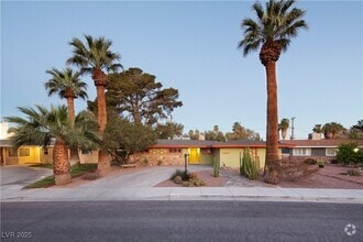 Building Photo - 1608 Houssels Ave