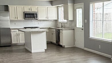 Building Photo - 7231 Brockington Dr