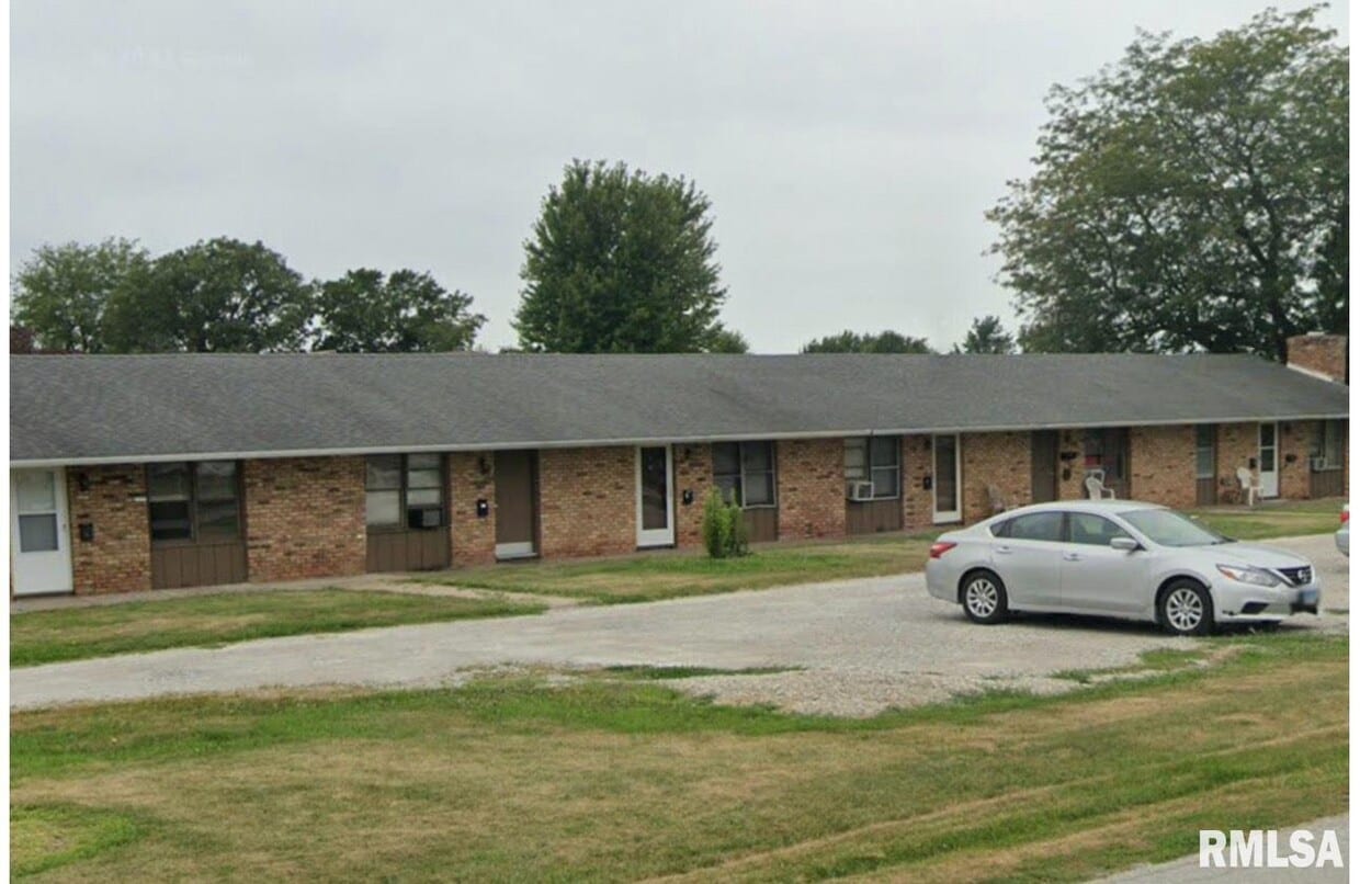 804 SW 9th St, Aledo, IL 61231 Room for Rent in Aledo, IL