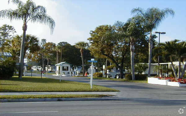 Building Photo - Lake Worth Village