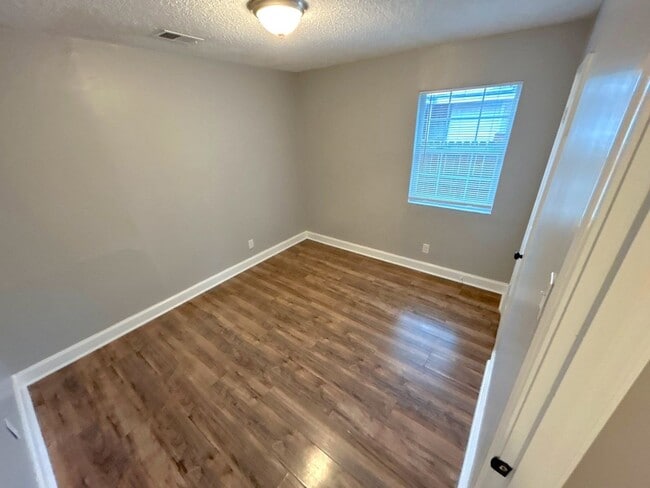 Building Photo - 2389 Scaper St