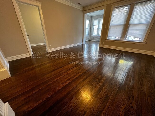 Foto del edificio - 6031 S Eberhart Ave