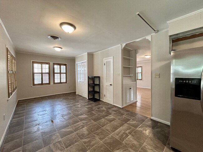 Foto del edificio - 4411/4411.5-44115 Poplar St