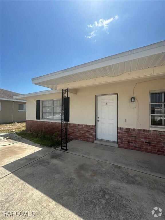 Building Photo - 4828 Marine Dr