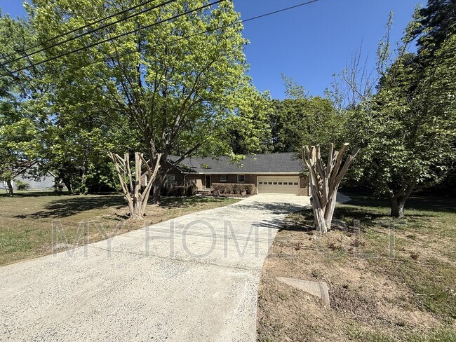 Foto del edificio - 4501 Mountain Island Dr