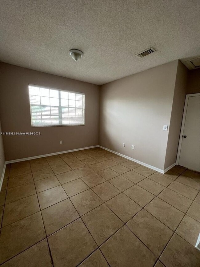 Foto del edificio - 1851 NW 96th Terrace