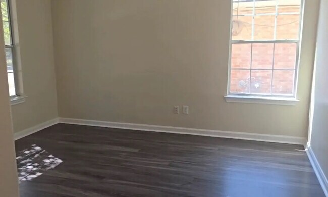 Foto del edificio - Room in Single Family Home on White Water Way