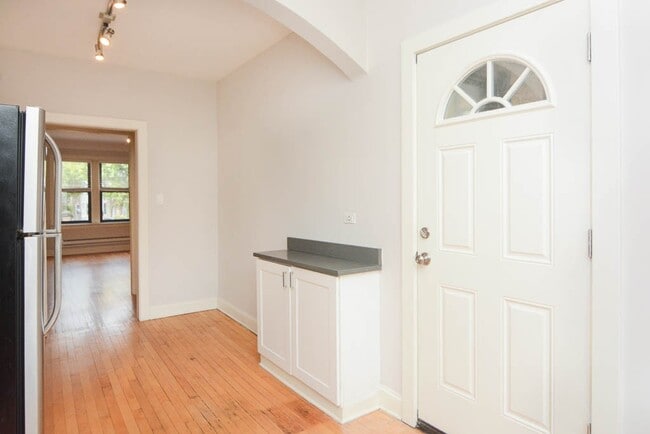 Building Photo - 2324 N Rockwell St