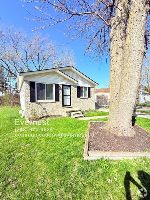 Building Photo - 20931 Vermander Ave