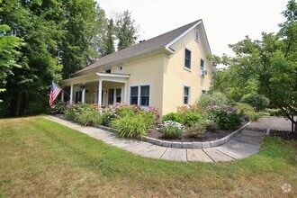 Building Photo - 1339 Kitchawan Rd