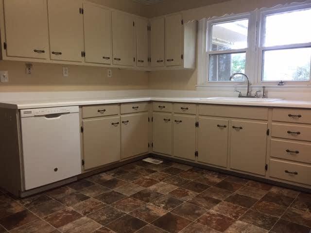 Building Photo - 960 N Pierce Ave