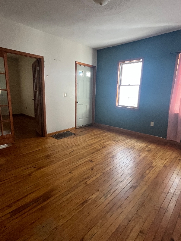 Building Photo - 203 Lamont Ave