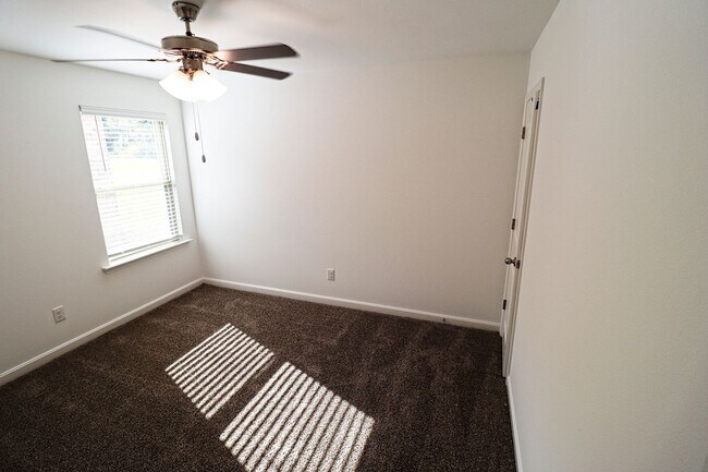 Foto del edificio - Look 4/3 in Zachary!