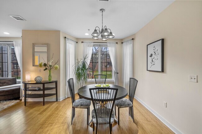 Foto del edificio - 517 Jackson St