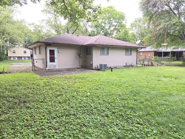 Building Photo - 6017 Northland Rd