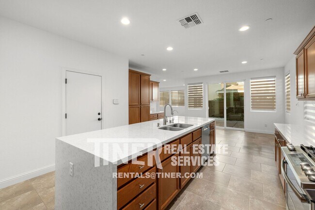 Building Photo - 8425 Amber Vly Ln