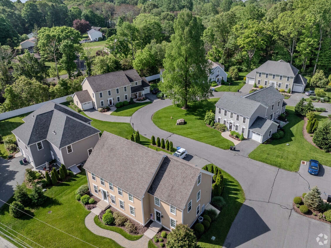 Exterior - Redwood Condominiums