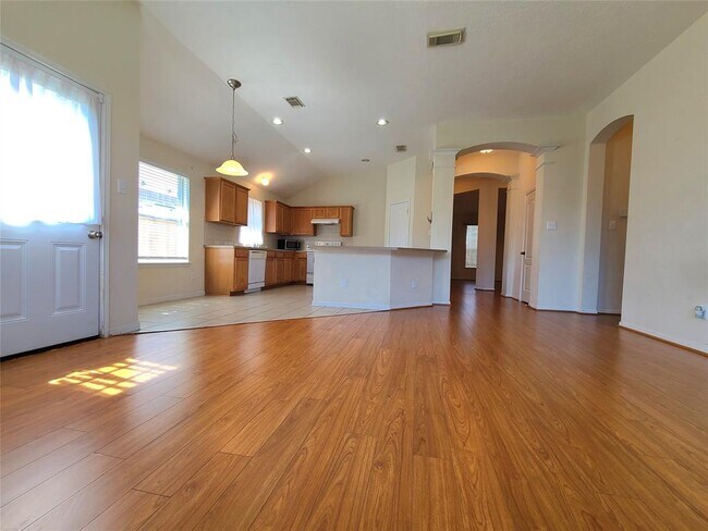 Building Photo - 2605 Courtyard Ln