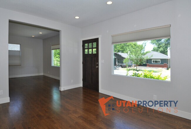 Foto del edificio - 330 E Sherman Ave