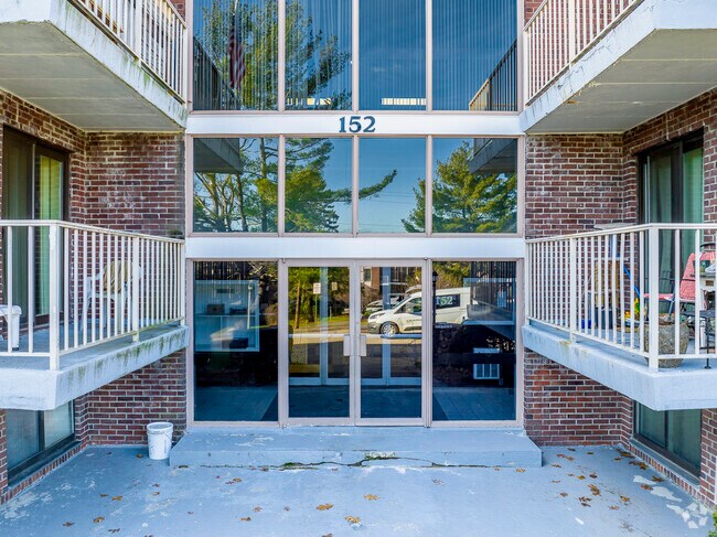 Entrada principal - Crestwood Condominiums