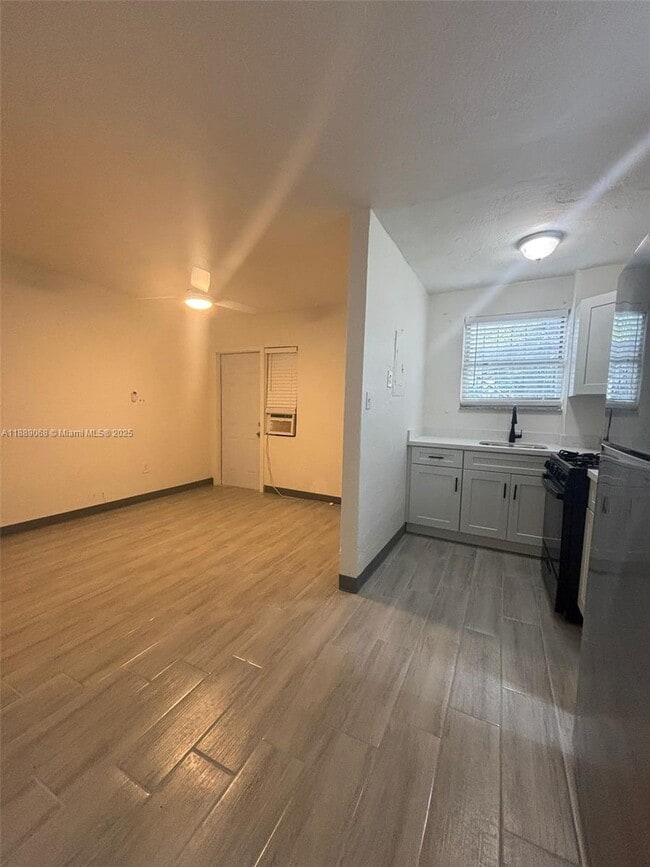 Foto del edificio - 708 NW 4th Ave