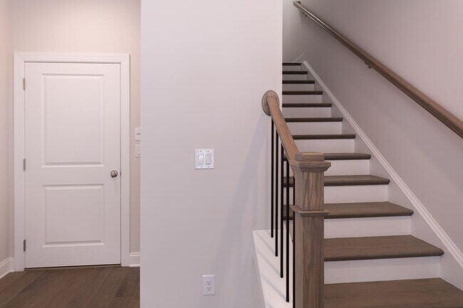 Foto del edificio - Immaculate, new 3BR/3.5BA townhome in The Maxwell community in Alpharetta GA.