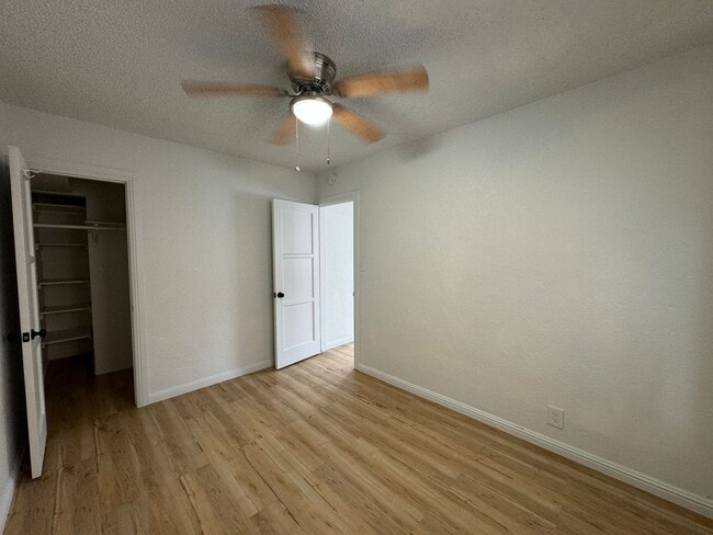 Building Photo - 2108 - 2110 1/2 Linden Ave