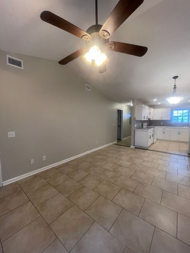 Building Photo - 108 Leeswood Cir