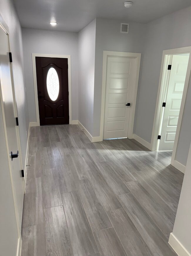 Building Photo - 14406 Smokey Point Dr