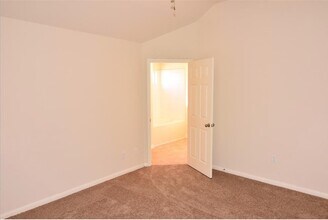 Building Photo - 6702 Albion Cresent Dr
