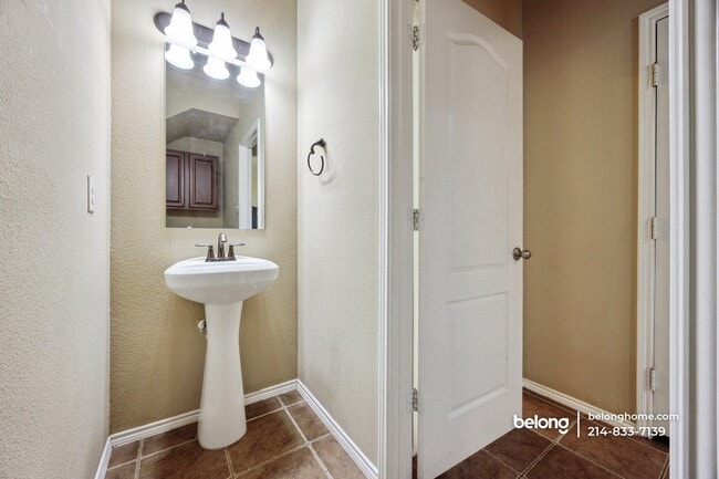 Building Photo - 2128 Valley Forge Trail