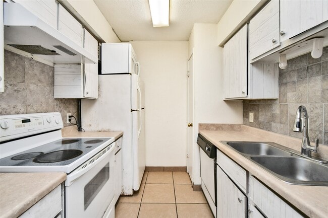 Foto del edificio - 10211 Sugar Branch Dr