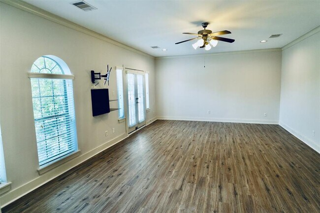 Foto del edificio - 4020 Childress St