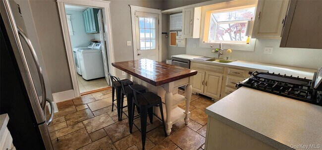 Foto del edificio - 25 Ferguson Ave