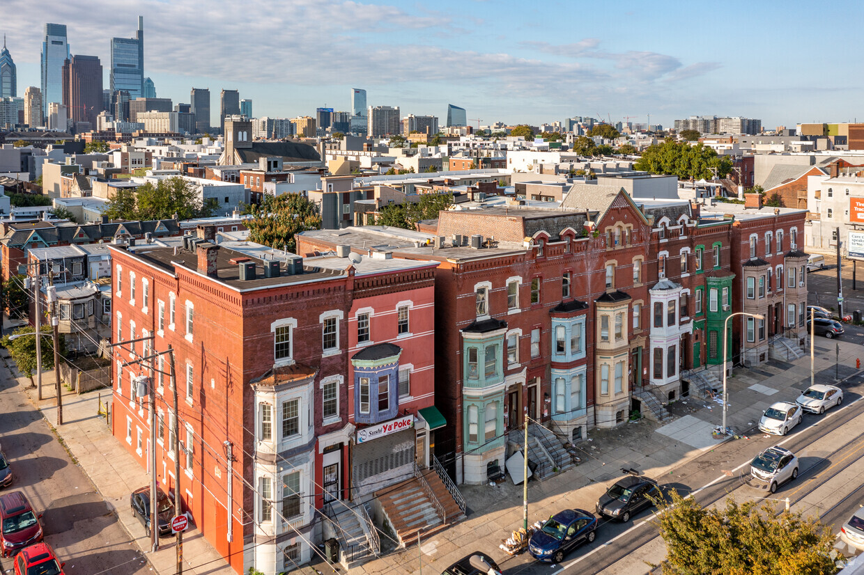 Primary Photo - West Girard Apartments