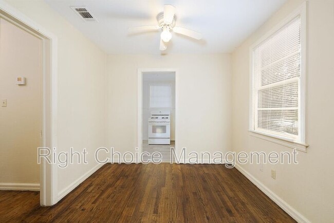 Foto del edificio - 2940 Blan St