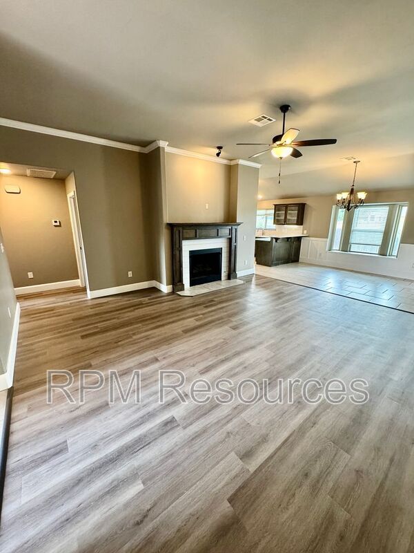 Foto del edificio - 1213 Hickory Creek Dr