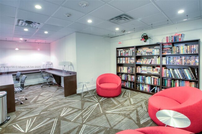 Foto del edificio - 5701 Collins Ave