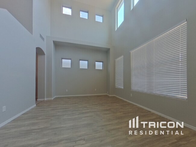 Foto del edificio - 16253 W Yavapai St