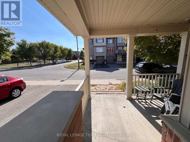 Building Photo - 907 Messor Cres