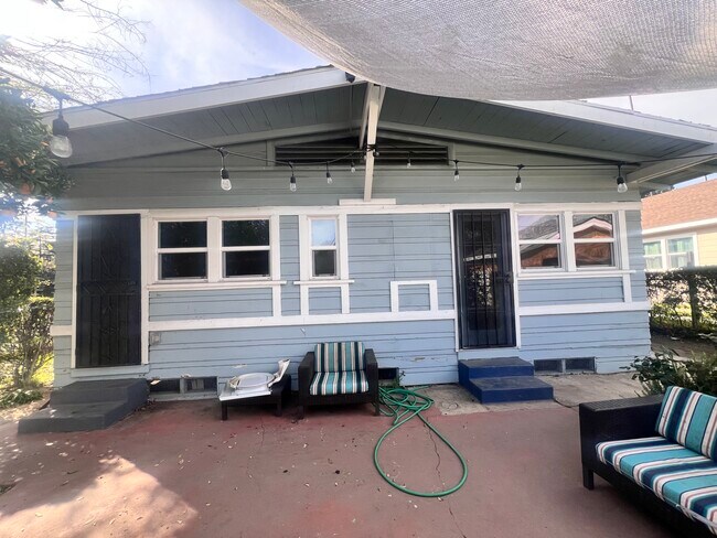 Foto del edificio - 1826 Lincoln Ave