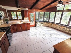 Building Photo - 730 Orange Dr