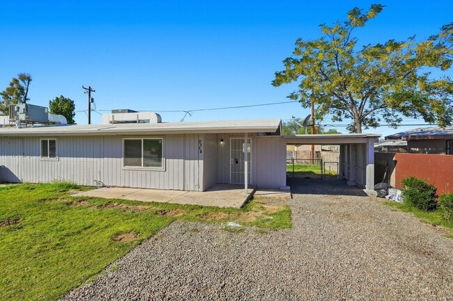 Building Photo - Beautifully Remodeled Home in a Central Tu...