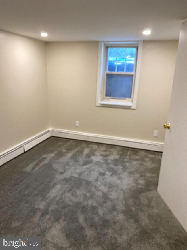 Building Photo - 400 N Dupont Rd