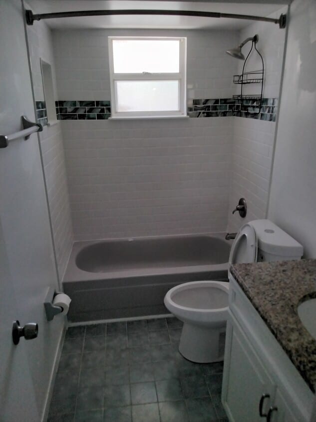 Primary Photo - 118 SW Fairway Ave