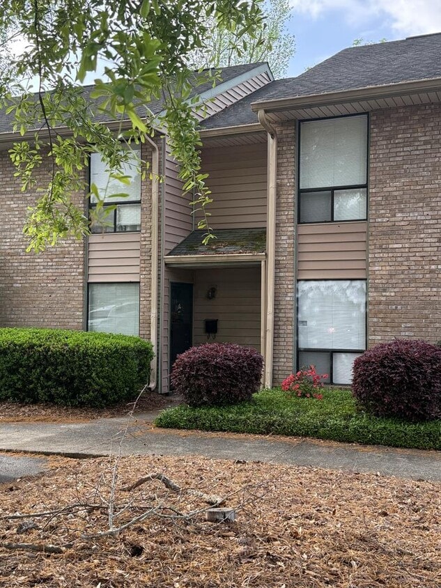 Primary Photo - 4312 Old Macon Rd